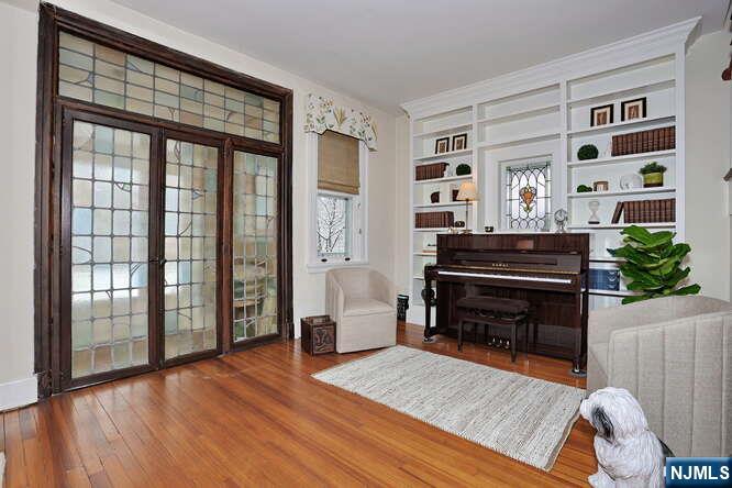 Homes for sale in Ridgewood, NJ | 44 Fairmount Rd, Ridgewood, NJ 07450 | MLS# 25035807