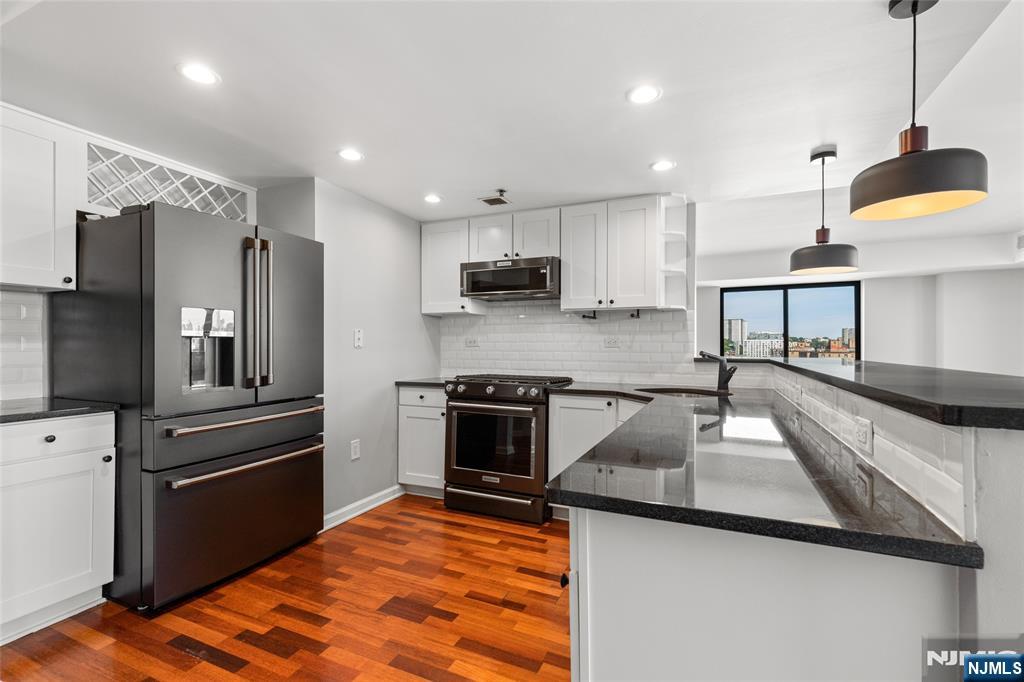 Homes for sale in Hoboken, NJ | 700 1St St #11E, Hoboken, NJ 07030 | MLS# 25035904