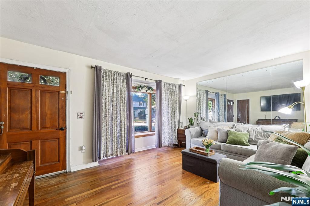 Homes for sale in Teaneck, NJ | 246 Van Buskirk Rd, Teaneck, NJ 07666 | MLS# 25035946