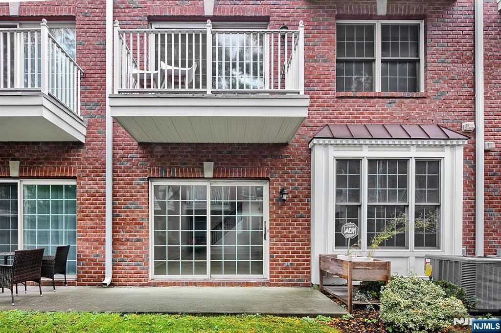 Homes for sale in Guttenberg, NJ | 121 Abbie Ct, Guttenberg, NJ 07093 | MLS# 25035968