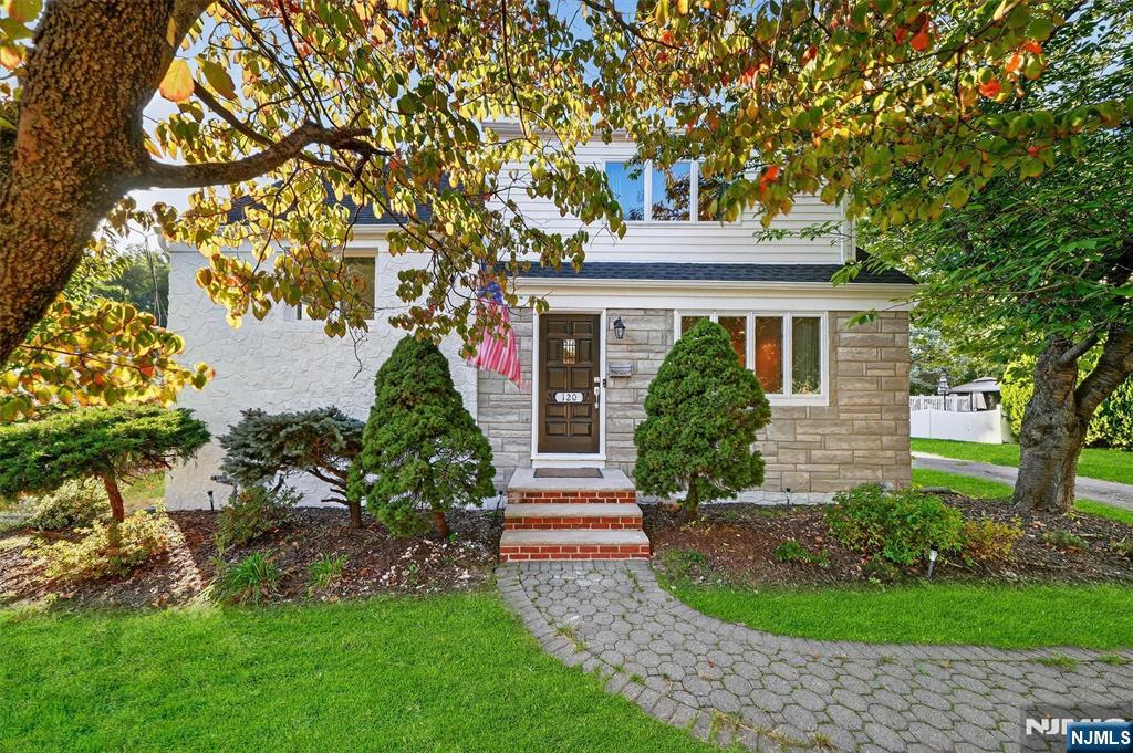 Homes for sale in Westwood, NJ | 120 Carl Pl, Westwood, NJ 07675 | MLS# 25035969