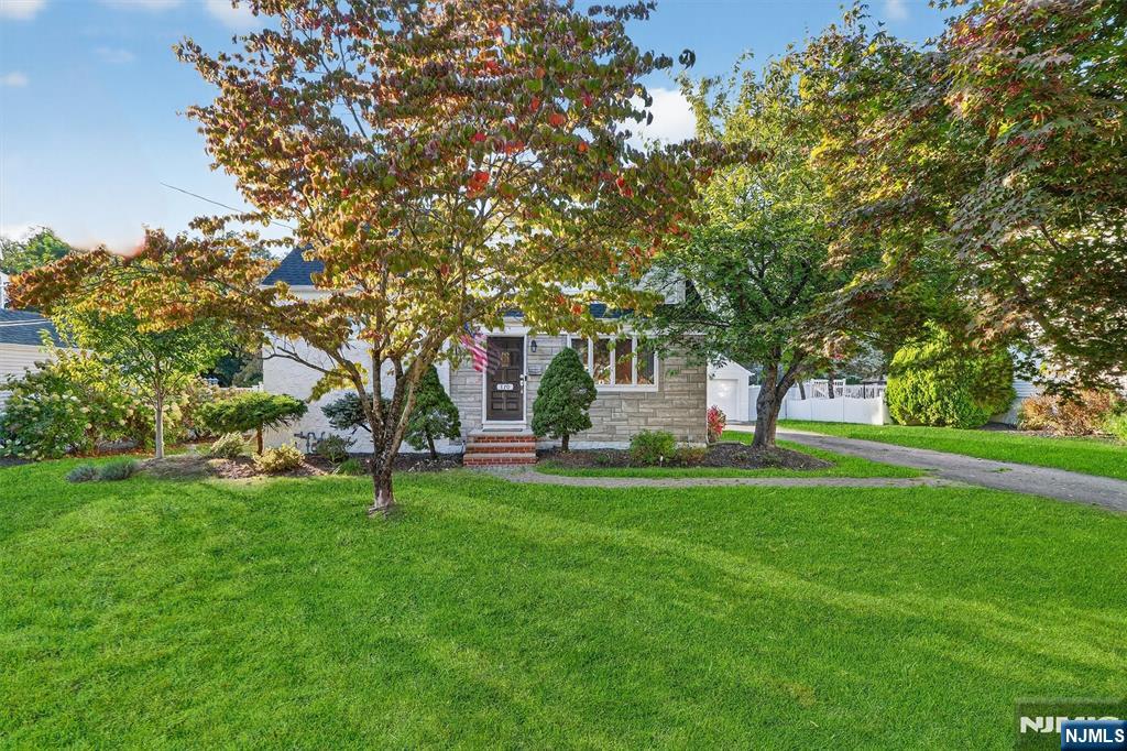 Homes for sale in Westwood, NJ | 120 Carl Pl, Westwood, NJ 07675 | MLS# 25035969