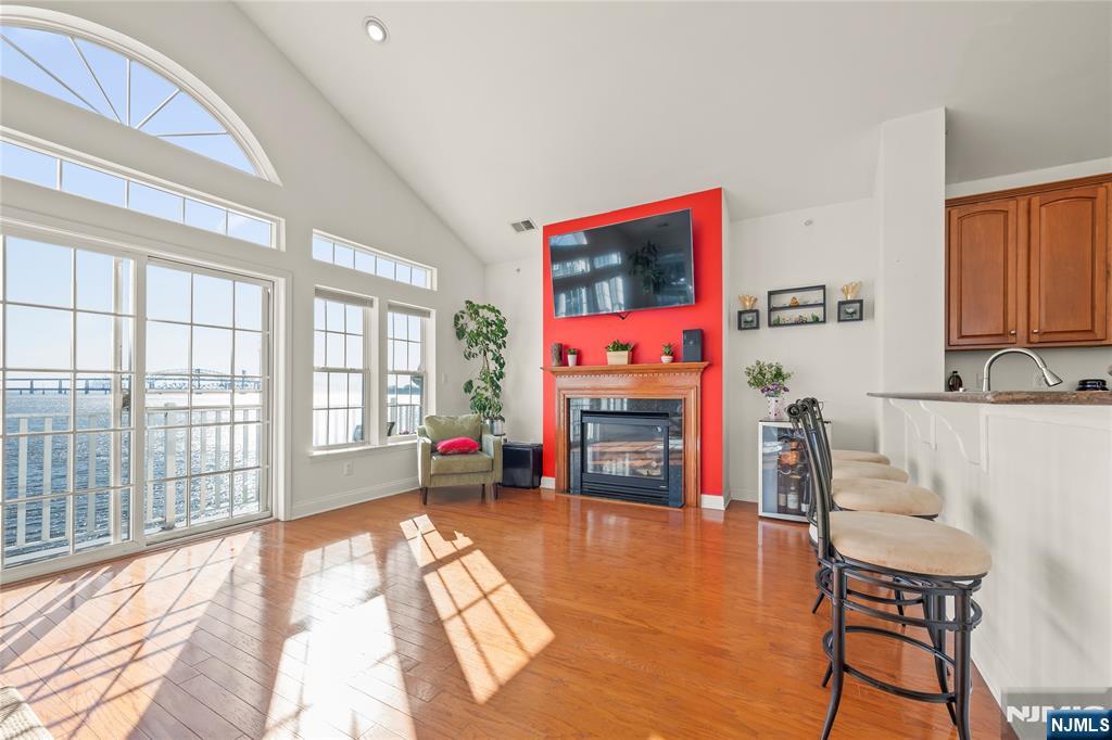 $795,000 Townhouse