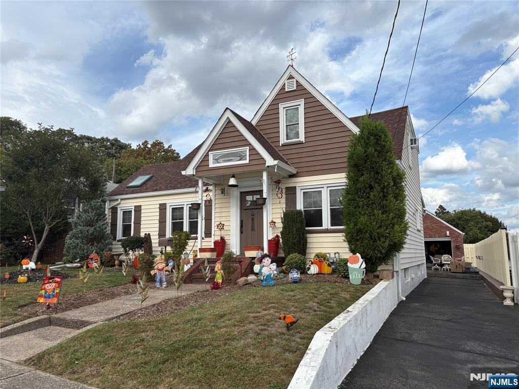 Homes for sale in Totowa, NJ | 12 Tracy Ave, Totowa, NJ 07512 | MLS# 25035997