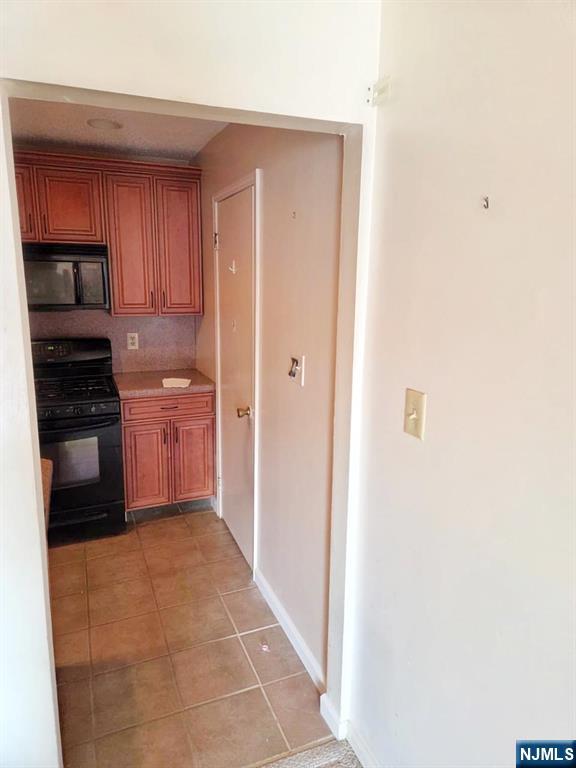 Homes for sale in Newark, NJ | 48 Howard Ct, Newark, NJ 07103 | MLS# 25036016