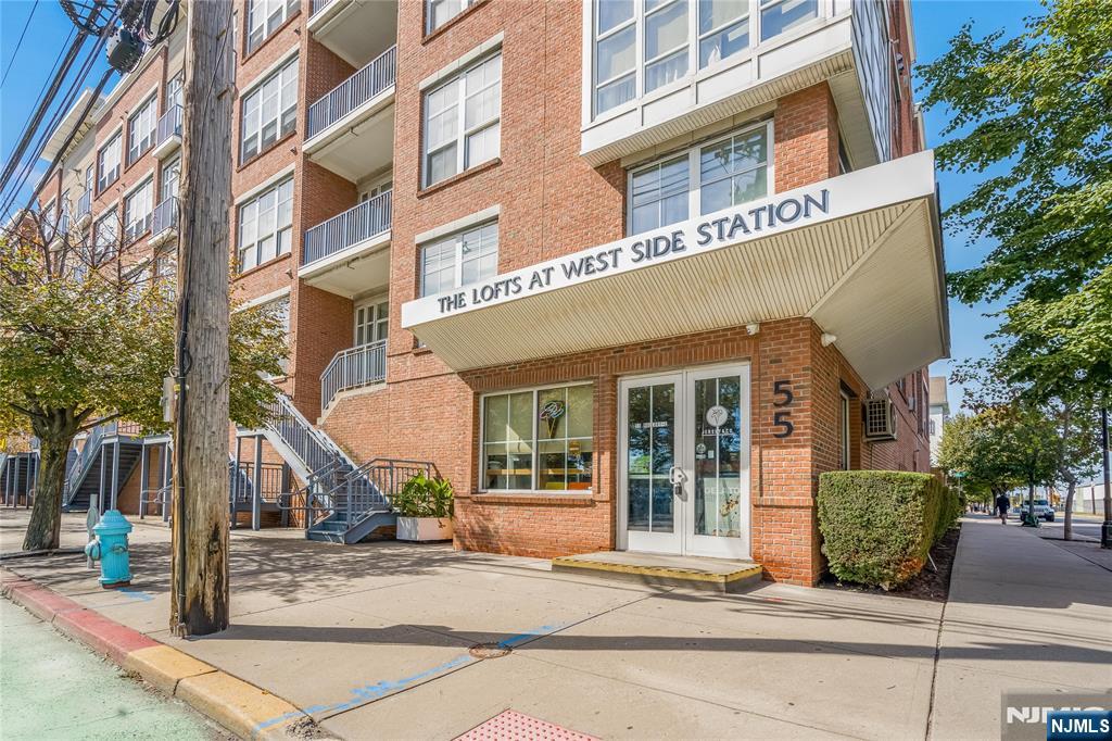$399,999 Condo