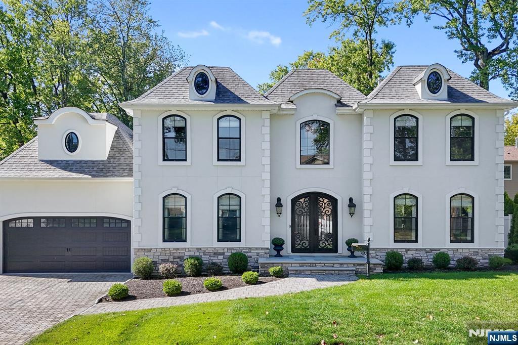 $1,795,000 Colonial
