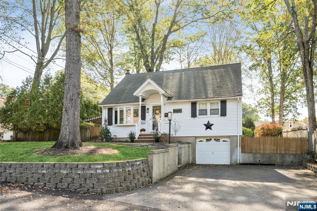 Homes for sale in Wayne, NJ | 8 Ridge Pl, Wayne, NJ 07470 | MLS# 25036092