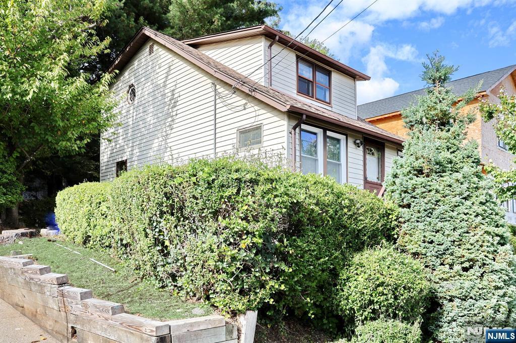 Homes for sale in Clifton, NJ | 51 Mountainside Ter, Clifton, NJ 07013 | MLS# 25036093