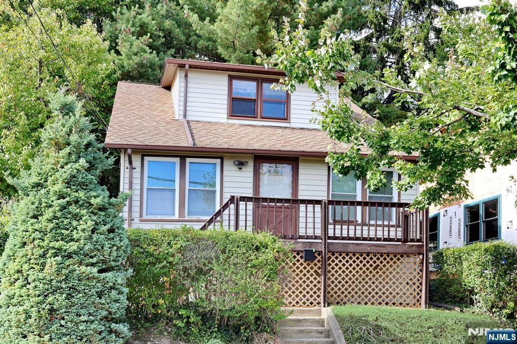 Homes for sale in Clifton, NJ | 51 Mountainside Ter, Clifton, NJ 07013 | MLS# 25036093