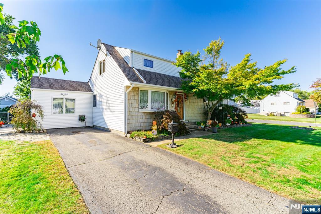 Homes for sale in Hazlet, NJ | 8 Lynn Blvd, Hazlet, NJ 07730 | MLS# 25036105