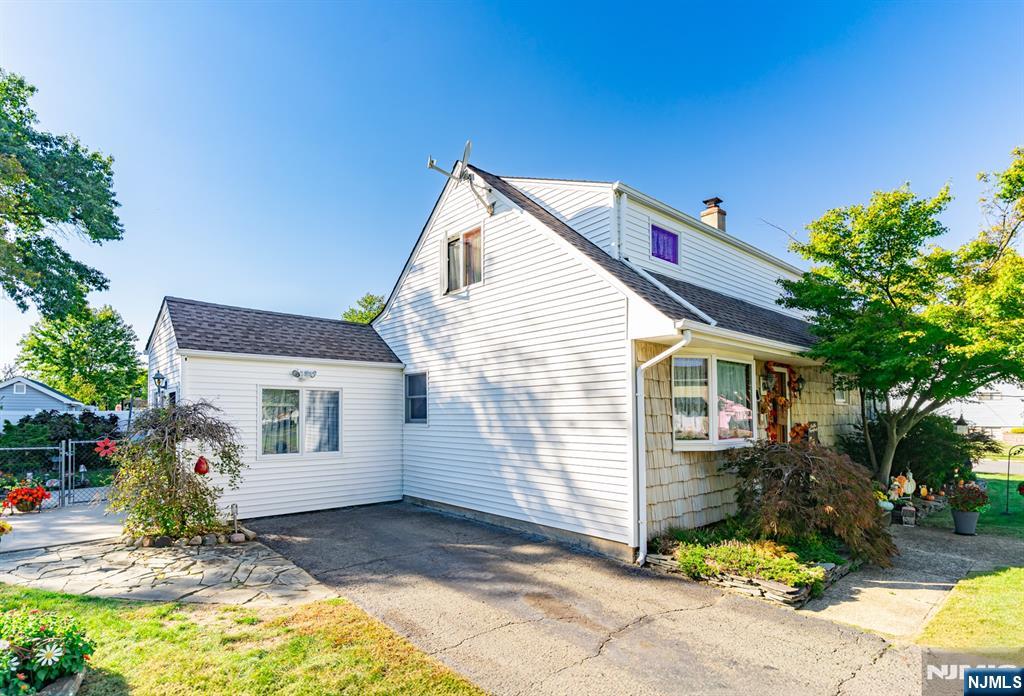 Homes for sale in Hazlet, NJ | 8 Lynn Blvd, Hazlet, NJ 07730 | MLS# 25036105