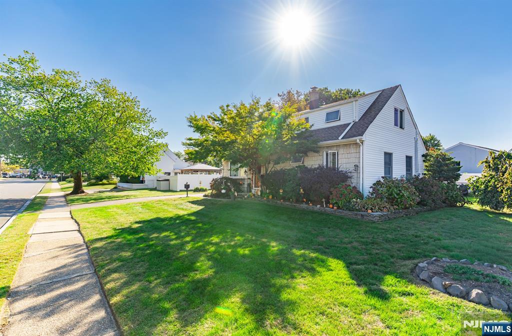 Homes for sale in Hazlet, NJ | 8 Lynn Blvd, Hazlet, NJ 07730 | MLS# 25036105