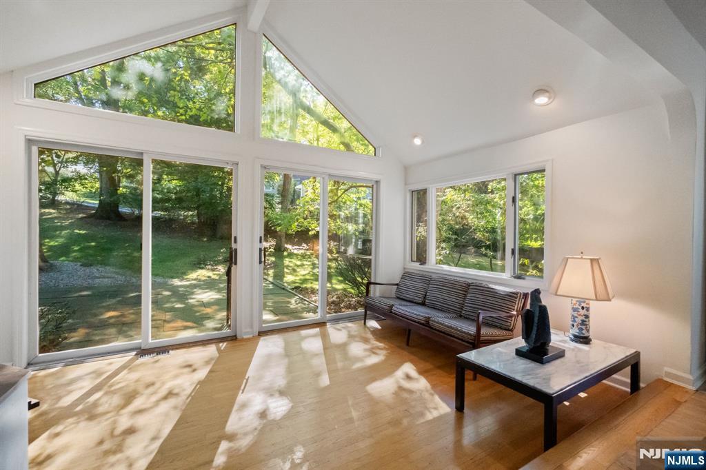 $1,698,000 Colonial