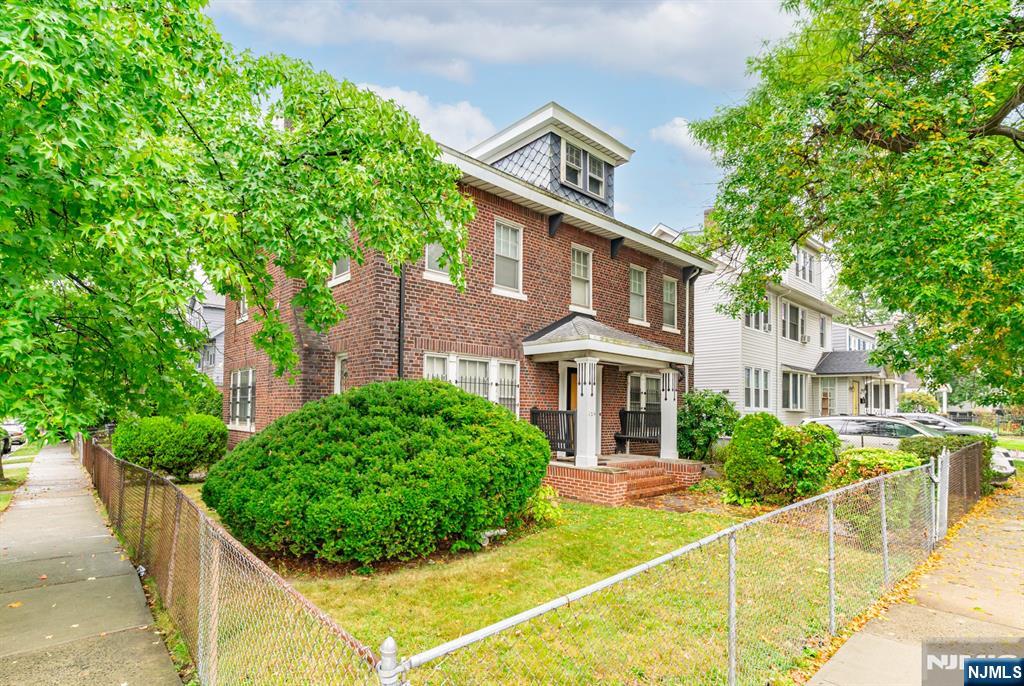 Homes for sale in Newark, NJ | 124 Vassar Ave, Newark, NJ 07112 | MLS# 25036187