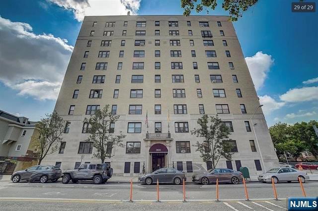 $525,000 Condo