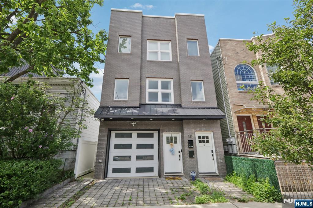 $949,000 Condo