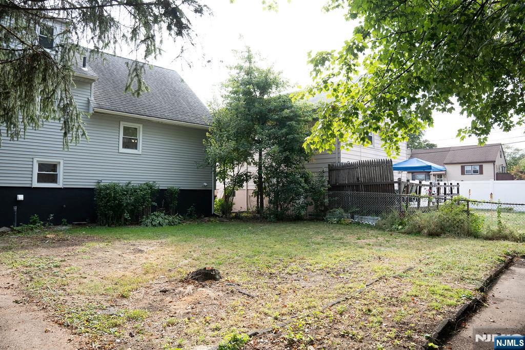 Homes for sale in Little Ferry, NJ | 78 Poplar Ave, Little Ferry, NJ 07643 | MLS# 25036296