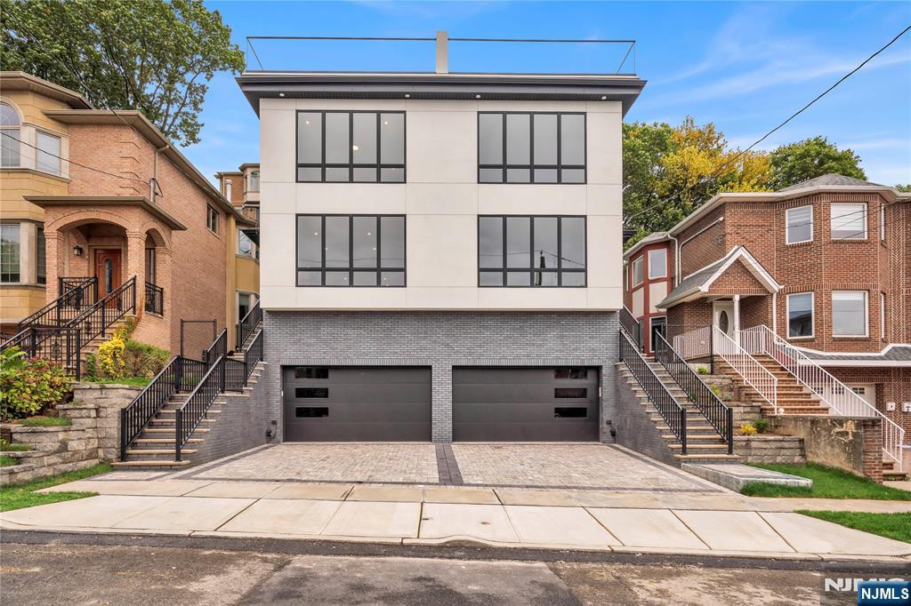 PALISADES PARK Properties