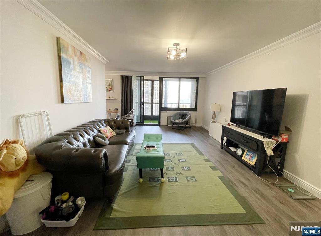 Homes for sale in Cliffside Park, NJ | 300 Winston Dr #1820, Cliffside Park, NJ 07010 | MLS# 25036431