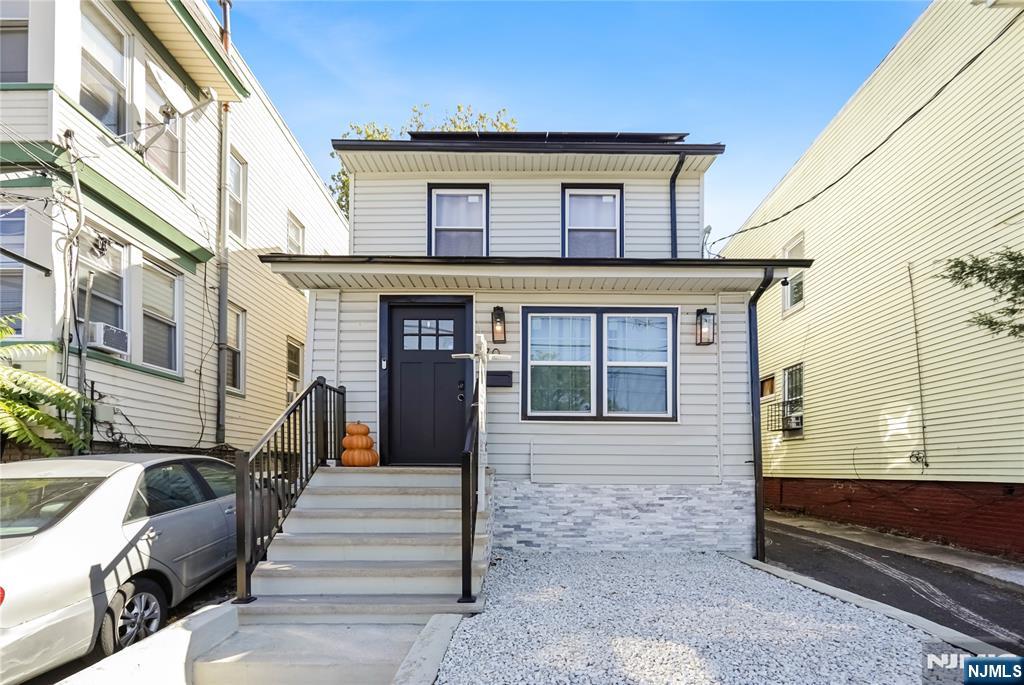 $550,000 Contemporary