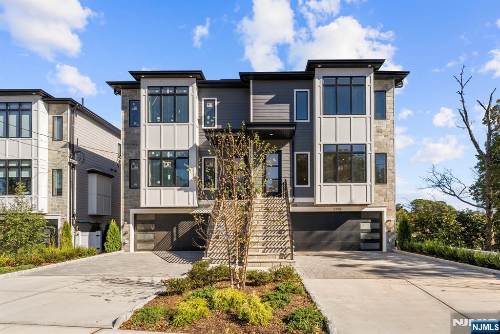 Homes for sale in Fort Lee, NJ | 2160 Jones Rd, Fort Lee, NJ 07024 | MLS# 25036434