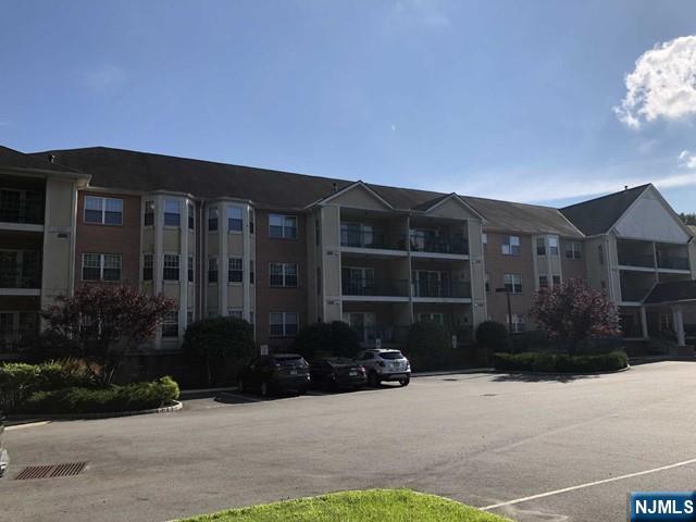 Homes for sale in Norwood, NJ | 401 Dercole Ct #332, Norwood, NJ 07648 | MLS# 25036536