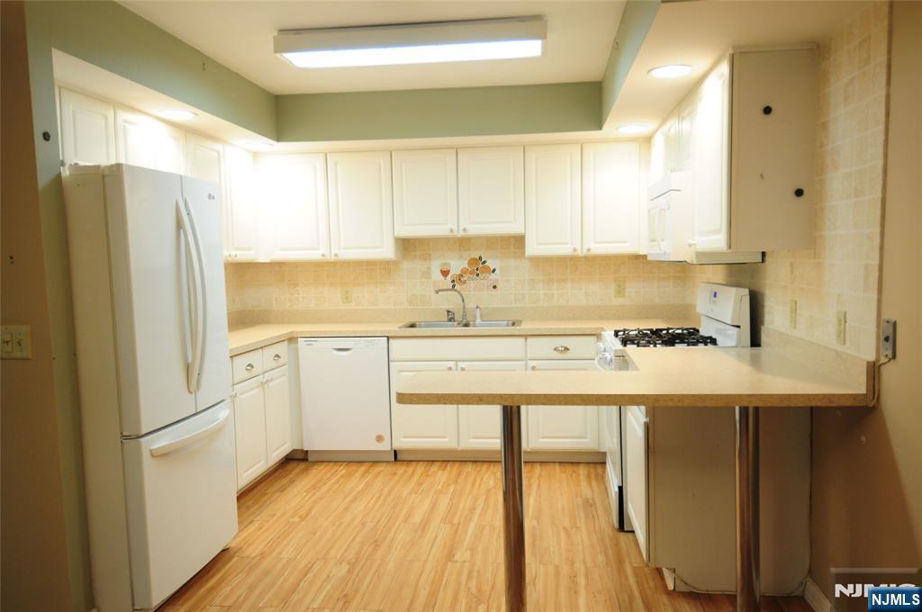 Homes for sale in Norwood, NJ | 401 Dercole Ct #332, Norwood, NJ 07648 | MLS# 25036536