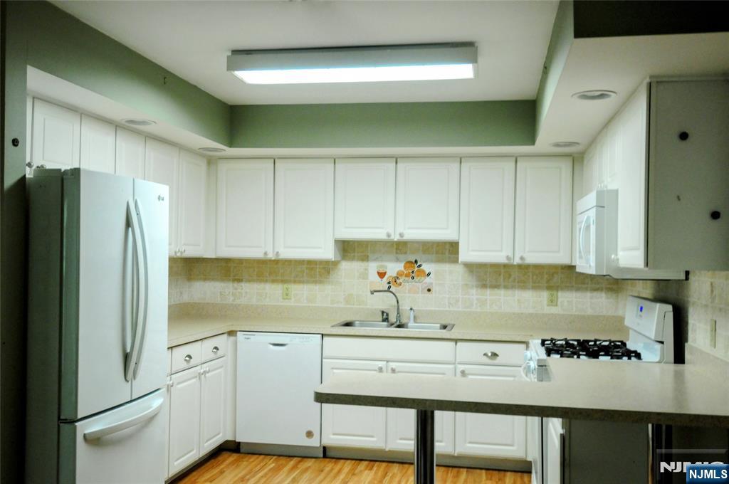 Homes for sale in Norwood, NJ | 401 Dercole Ct #332, Norwood, NJ 07648 | MLS# 25036536