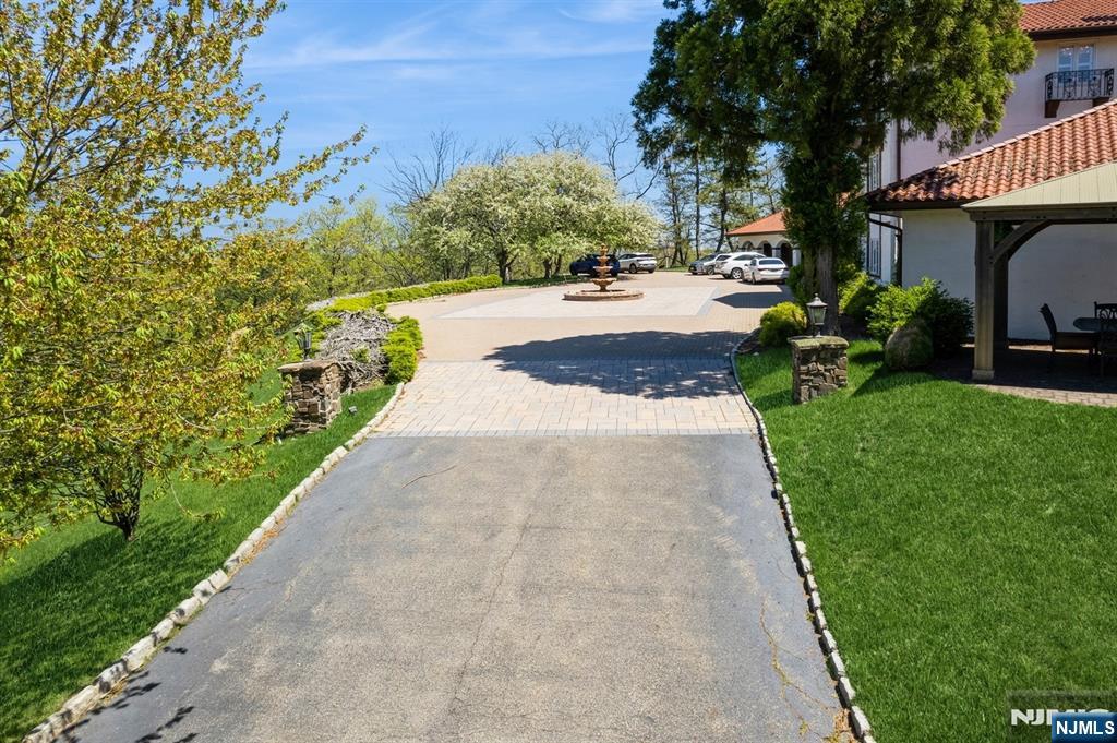 Homes for sale in Franklin Lakes, NJ | 912 Cherokee Ln, Franklin Lakes, NJ 07417 | MLS# 25036569