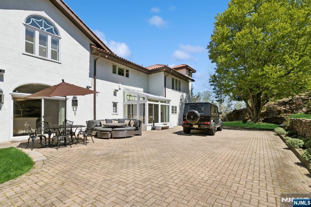 Homes for sale in Franklin Lakes, NJ | 912 Cherokee Ln, Franklin Lakes, NJ 07417 | MLS# 25036569