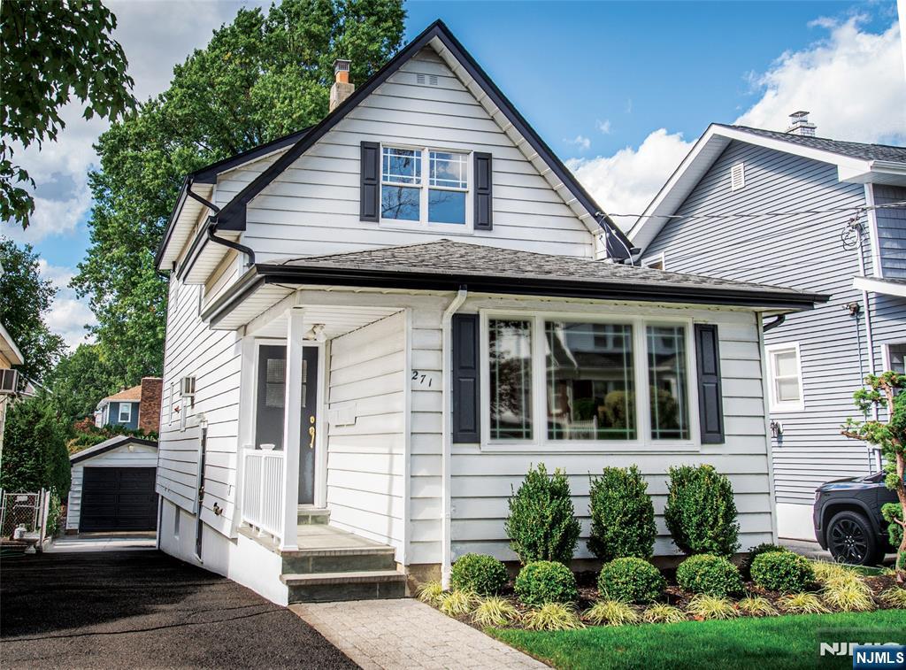 Homes for sale in Lyndhurst, NJ | 271 Travers Pl, Lyndhurst, NJ 07071 | MLS# 25036599