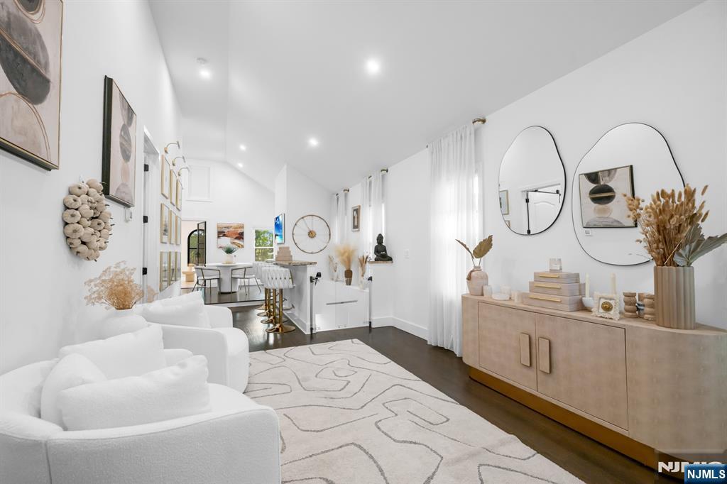 $899,995 Ranch