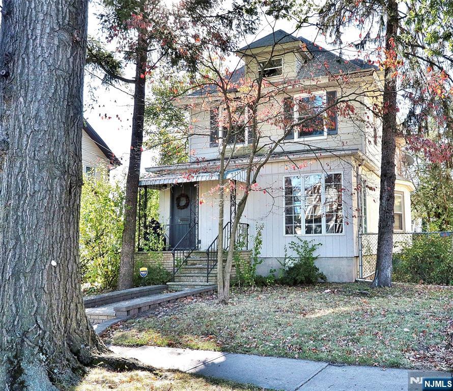 Homes for sale in Roselle Park, NJ | 164 Clay Ave, Roselle Park, NJ 07204 | MLS# 25036691