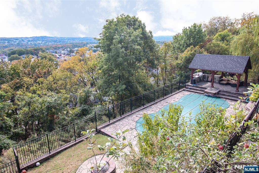 Homes for sale in Totowa, NJ | 51 Columbus Ave, Totowa, NJ 07512 | MLS# 25036728