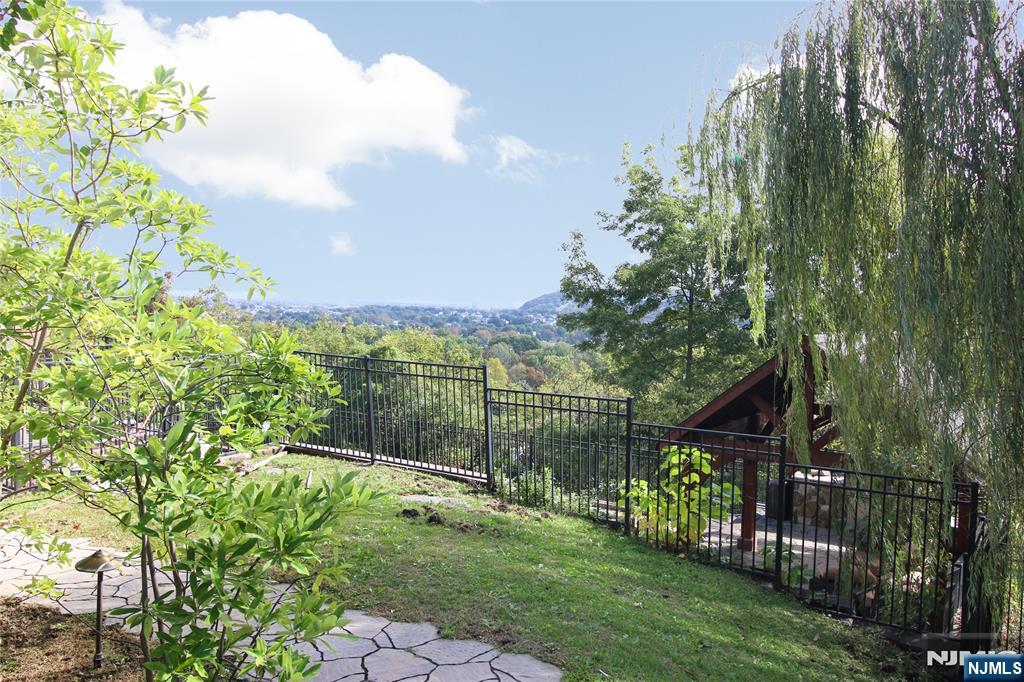 Homes for sale in Totowa, NJ | 51 Columbus Ave, Totowa, NJ 07512 | MLS# 25036728