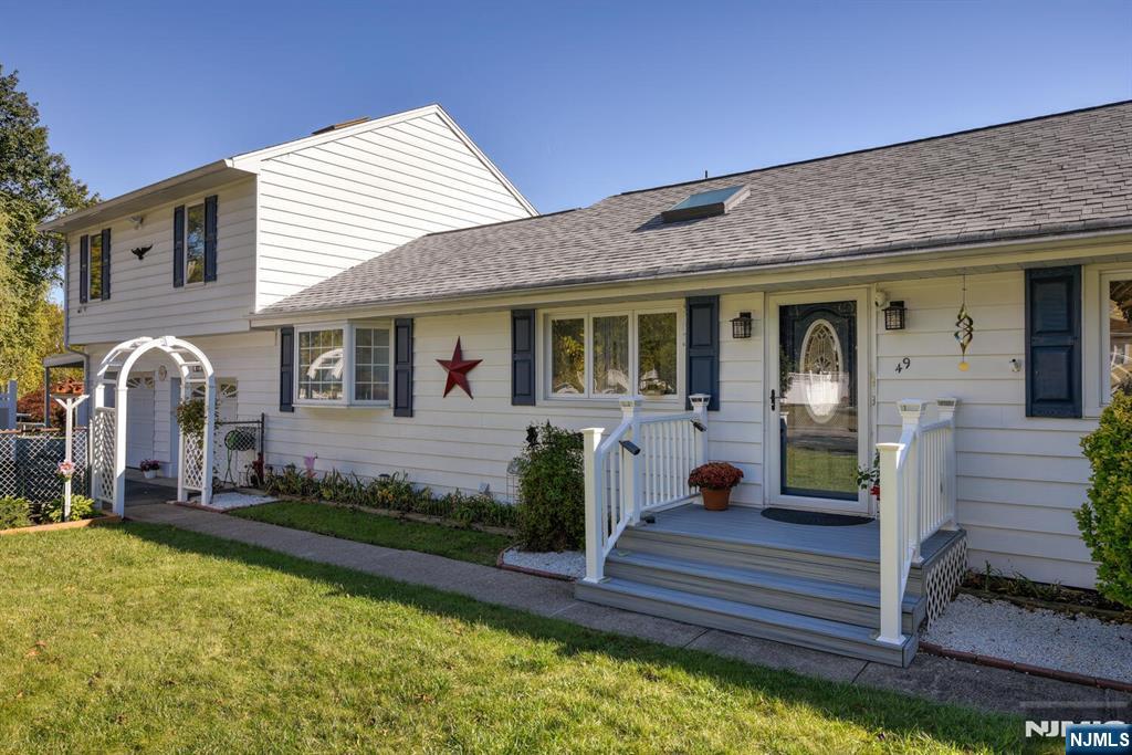 Homes for sale in Butler Borough, NJ | 49 Lakeview Ave, Butler Borough, NJ 07405 | MLS# 25036769