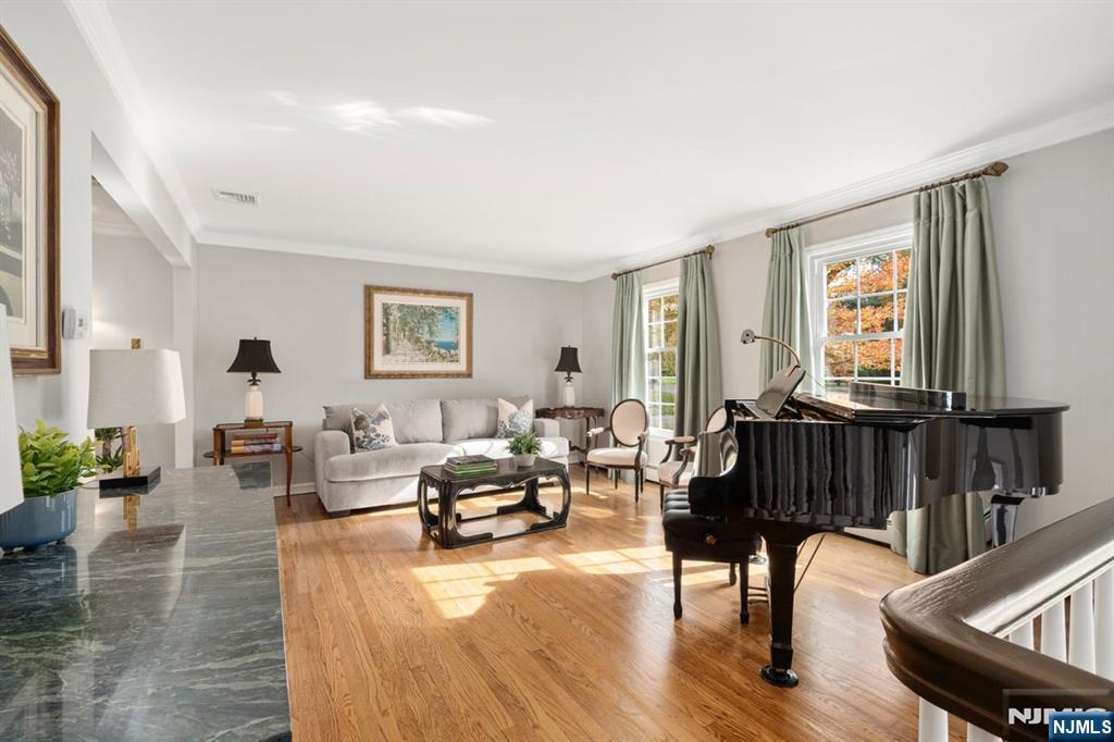 Homes for sale in Franklin Lakes, NJ | 757 Sunset Ter, Franklin Lakes, NJ 07417 | MLS# 25036819