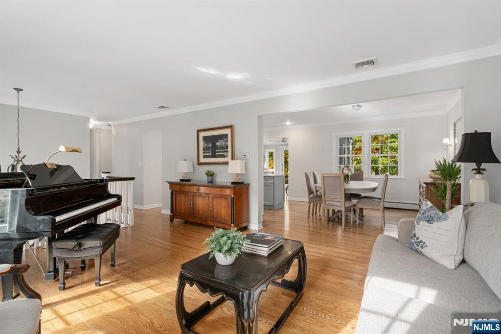 Homes for sale in Franklin Lakes, NJ | 757 Sunset Ter, Franklin Lakes, NJ 07417 | MLS# 25036819