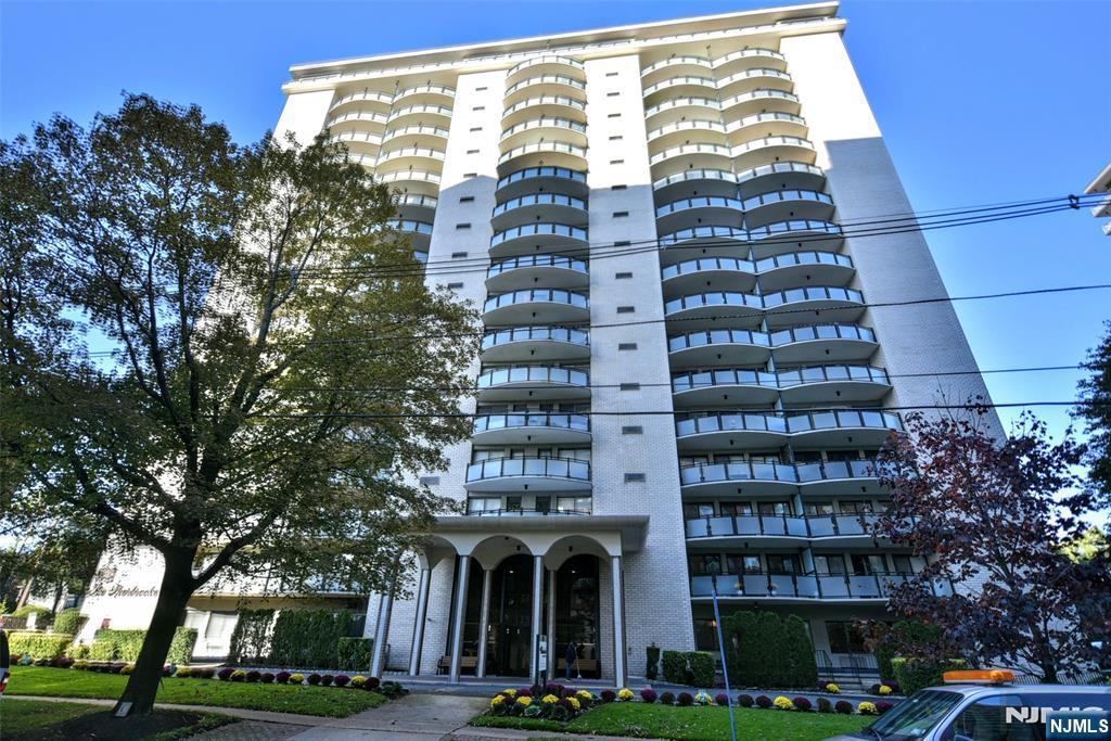 Homes for sale in Hackensack, NJ | 125 Prospect Ave #3 J, Hackensack, NJ 07601 | MLS# 25036850