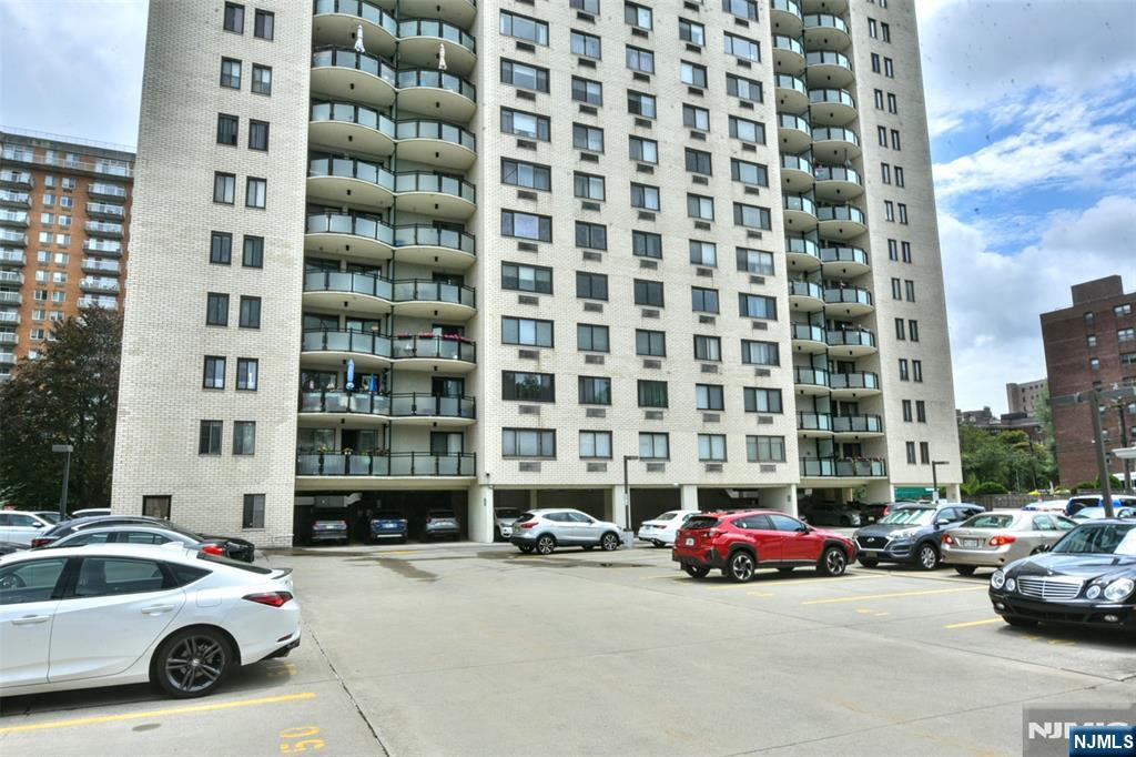 Homes for sale in Hackensack, NJ | 125 Prospect Ave #3 J, Hackensack, NJ 07601 | MLS# 25036850