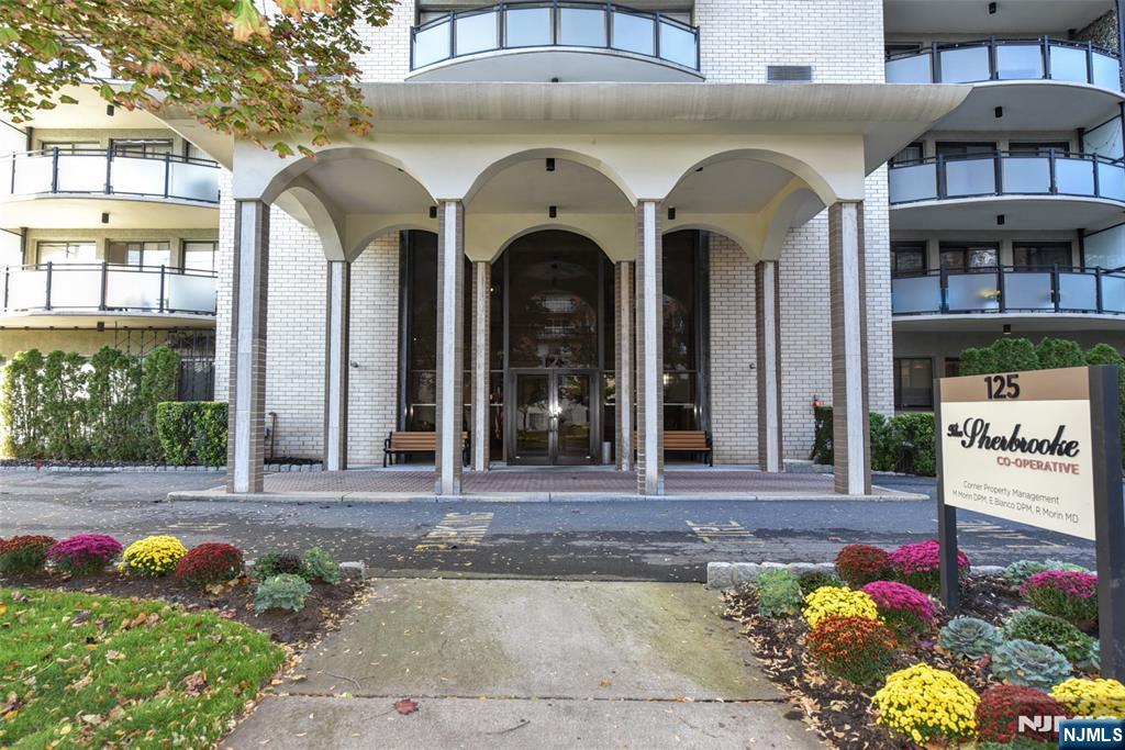 Homes for sale in Hackensack, NJ | 125 Prospect Ave #3 J, Hackensack, NJ 07601 | MLS# 25036850