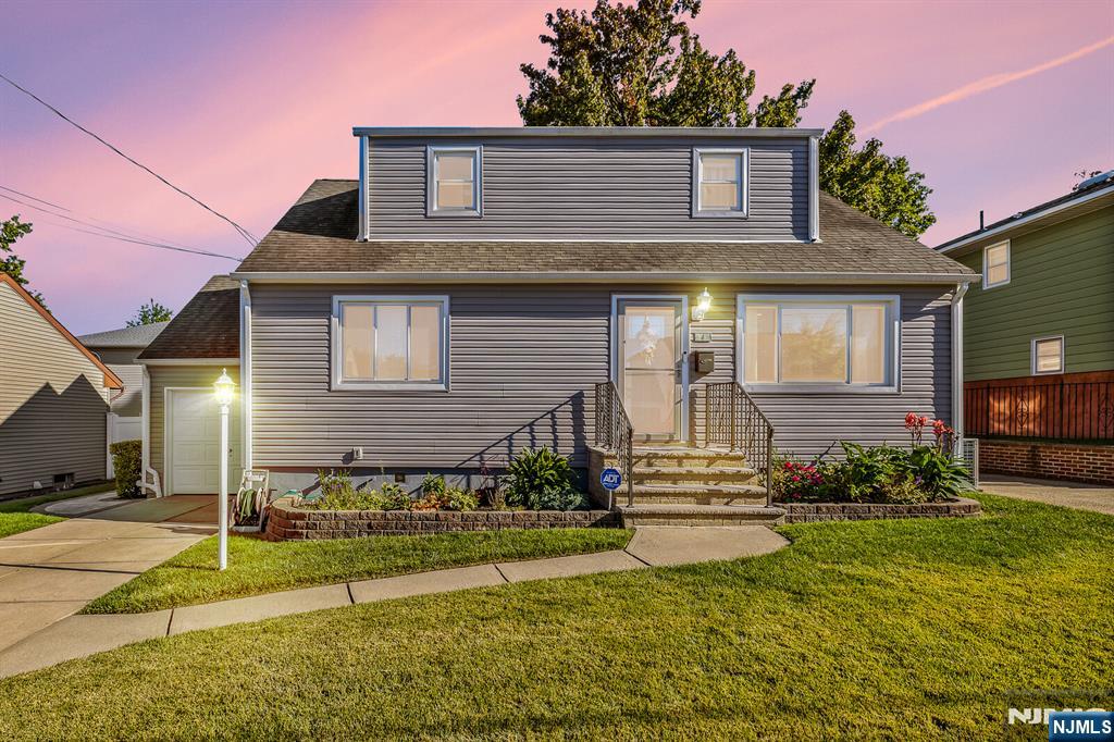 $875,000 Contemporary