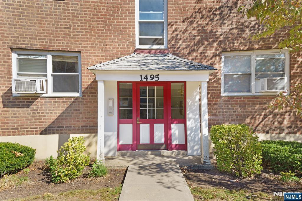 $299,000 Co-op