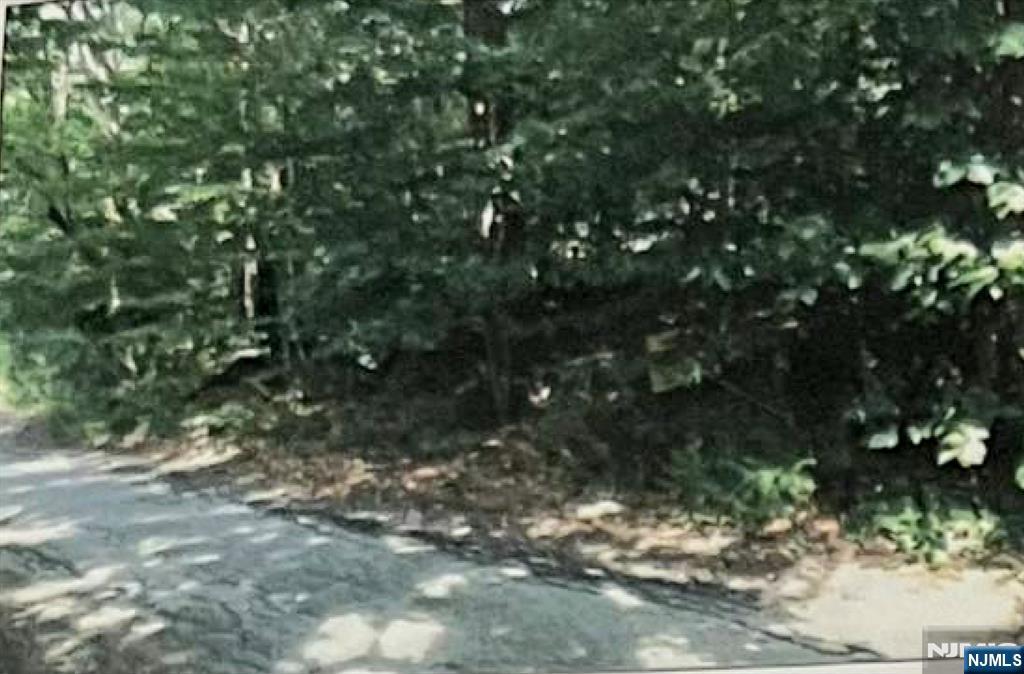 Homes for sale in West Milford, NJ | 3 Neptune Rd, West Milford, NJ 07421 | MLS# 25036950