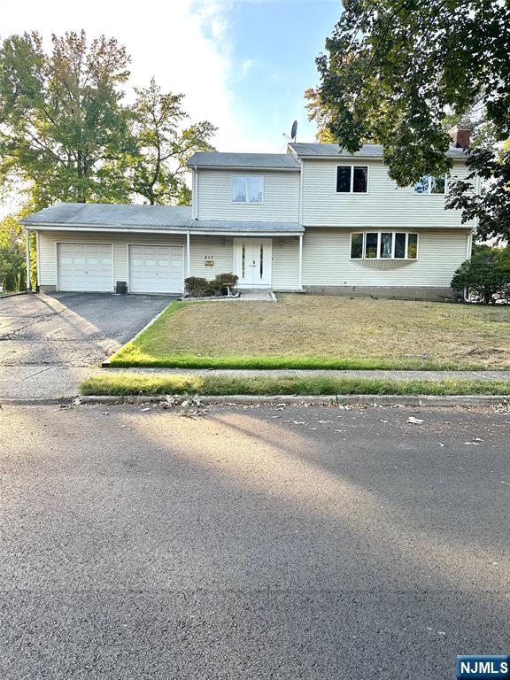$1,295,000 Colonial