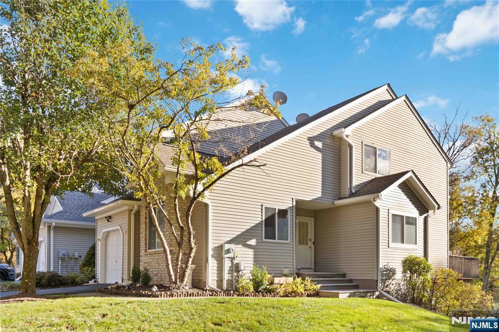 Homes for sale in Hamburg, NJ | 30 Sweetwater Ln, Hamburg, NJ 07419 | MLS# 25037145