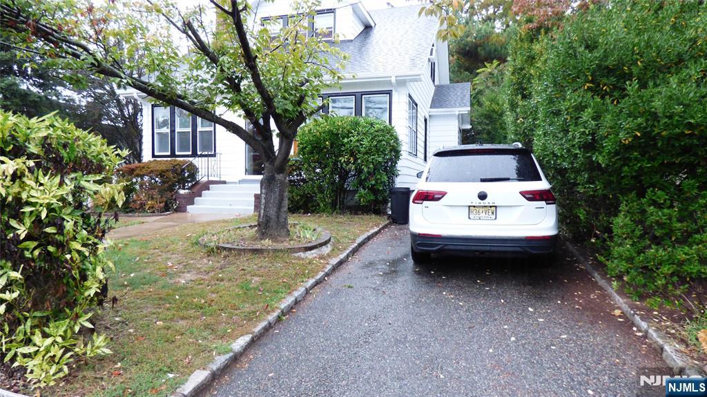 Homes for sale in New Milford, NJ | 211 Madison Ave, New Milford, NJ 07646 | MLS# 25037192