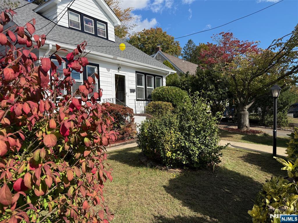 Homes for sale in New Milford, NJ | 211 Madison Ave, New Milford, NJ 07646 | MLS# 25037192