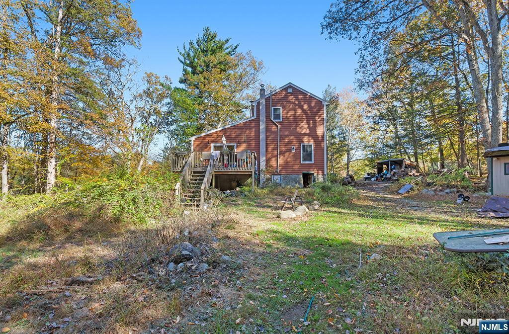 Homes for sale in Wanaque, NJ | 70 Townsend Rd, Wanaque, NJ 07465 | MLS# 25037251